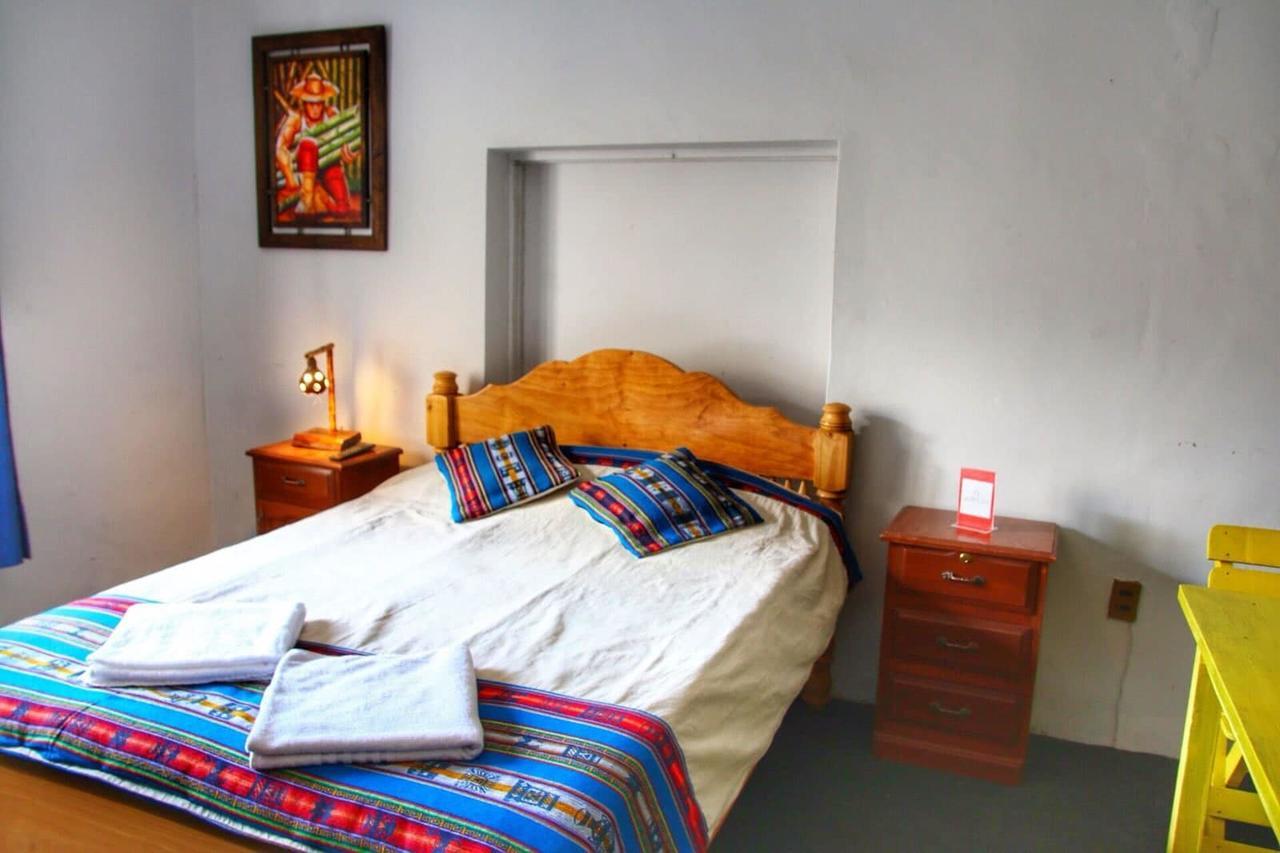 Jaguar House Hostel โกชาบัมบา ภายนอก รูปภาพ